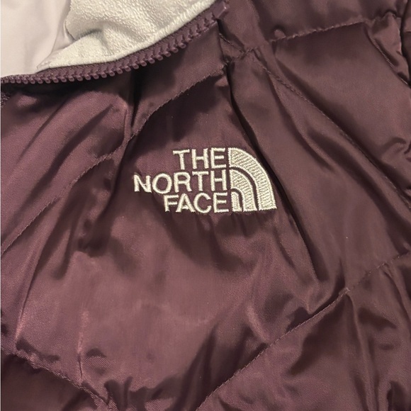 The North Face Women's Plum Puffer Jacket - Picture 3 of 7